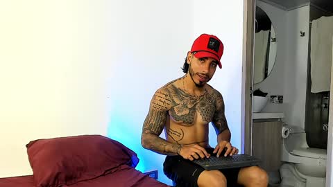 Santiago online show from 02-05-25, 04:16