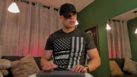 Snapshot of jakee_tyler chatting on 04-10-26, 06:34 Jake Tyler online show from 04-10-26, 06:34