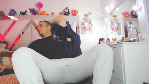 Snapshot of jakson_hot chatting on 03-01-25, 08:10 pipe online show from 03-01-25, 08:10