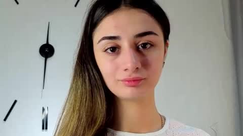 Snapshot of jaleesasahler chatting on 11-22-25, 04:33 Iris online show from 11-22-25, 04:33