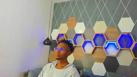   online show from 02-21-25, 07:32