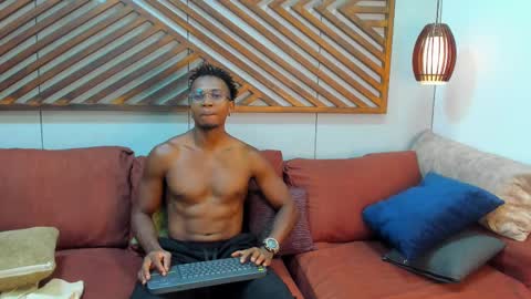   online show from 03-01-25, 07:48