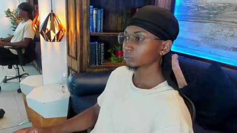   online show from 03-08-25, 07:42