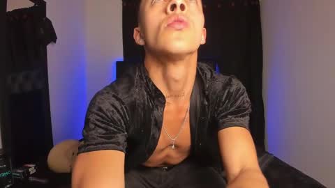 Snapshot of james1lee_ chatting on 02-26-25, 02:37 LeonardoInsta LeonardoperezcoPvt open online show from 02-26-25, 02:37