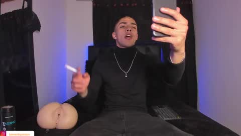 Snapshot of james1lee_ chatting on 02-27-25, 05:02 LeonardoInsta LeonardoperezcoPvt open online show from 02-27-25, 05:02