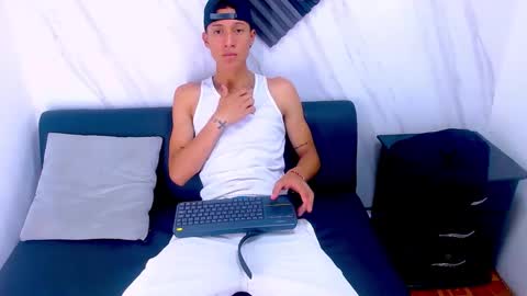 Snapshot of james_bronow_ chatting on 01-07-26, 05:48 James online show from 01-07-26, 05:48