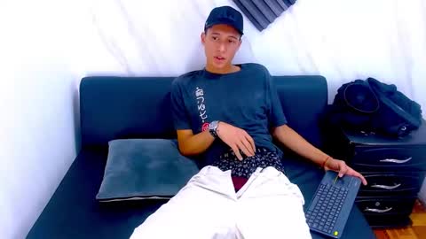 Snapshot of james_bronow_ chatting on 01-08-26, 07:05 James online show from 01-08-26, 07:05