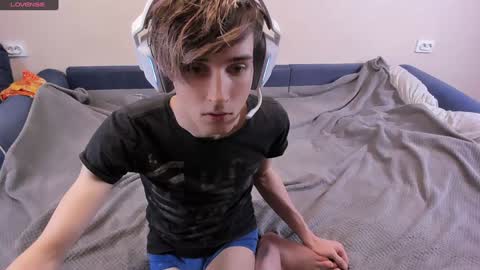 Snapshot of james_mil chatting on 12-19-24, 09:49 James online show from 12-19-24, 09:49