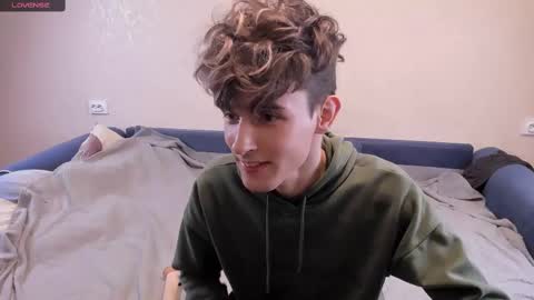 Snapshot of james_mil chatting on 02-28-25, 09:44 James online show from 02-28-25, 09:44