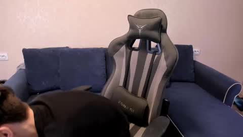 Snapshot of james_mil chatting on 10-15-25, 07:14 James online show from 10-15-25, 07:14