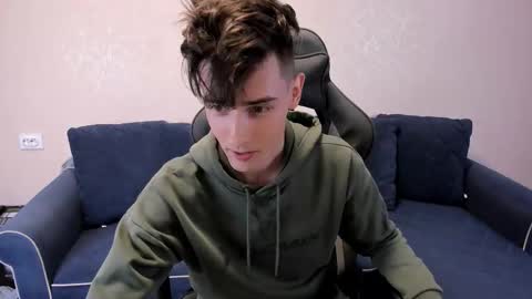 Snapshot of james_mil chatting on 10-24-25, 06:37 James online show from 10-24-25, 06:37