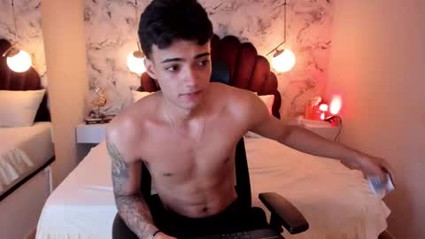 Snapshot of jamesclemont chatting on 09-16-25, 01:28 James Clemont online show from 09-16-25, 01:28