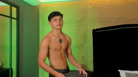 jamesgolden_ online show from 12-01-25, 03:50