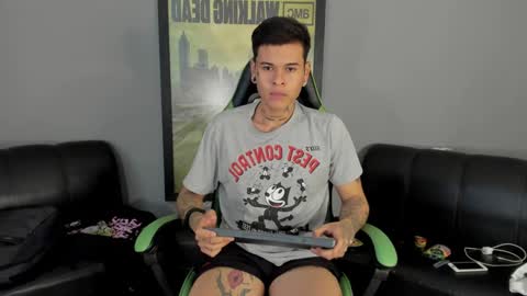 Snapshot of jamesinked_ chatting on 12-15-24, 06:59 Jamesinked online show from 12-15-24, 06:59