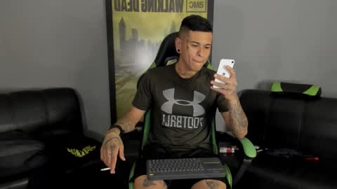 Snapshot of jamesinked_ chatting on 12-21-24, 12:42 Jamesinked online show from 12-21-24, 12:42