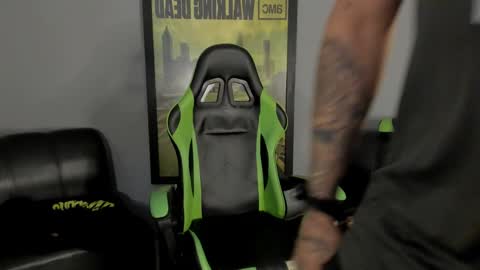 Snapshot of jamesinked_ chatting on 12-21-24, 03:20 Jamesinked online show from 12-21-24, 03:20