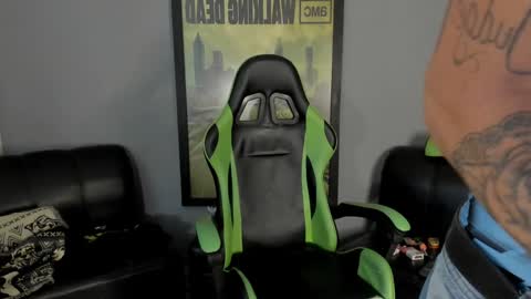 Snapshot of jamesinked_ chatting on 12-30-24, 04:19 Jamesinked online show from 12-30-24, 04:19