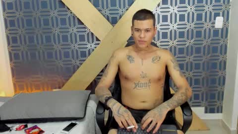 Snapshot of jamesinked_ chatting on 01-08-25, 08:18 Jamesinked online show from 01-08-25, 08:18