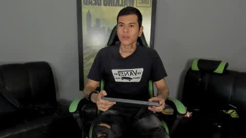 Snapshot of jamesinked_ chatting on 02-09-25, 06:26 Jamesinked online show from 02-09-25, 06:26