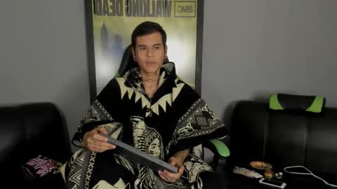 Snapshot of jamesinked_ chatting on 03-07-25, 05:18 Jamesinked online show from 03-07-25, 05:18