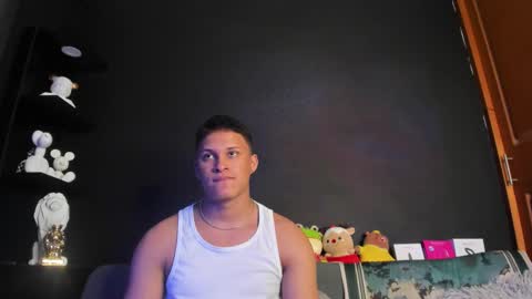 Snapshot of jamesowenn chatting on 02-19-26, 06:04 James Owenn online show from 02-19-26, 06:04