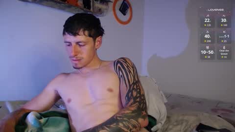 Snapshot of jamesss____ chatting on 10-12-25, 08:35 jamesss____ online show from 10-12-25, 08:35