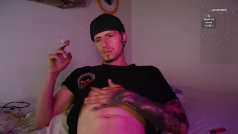Snapshot of jamesss____ chatting on 10-18-25, 05:21 jamesss____ online show from 10-18-25, 05:21
