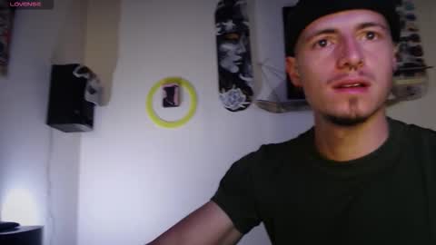 Snapshot of jamesss____ chatting on 10-19-25, 05:46 jamesss____ online show from 10-19-25, 05:46