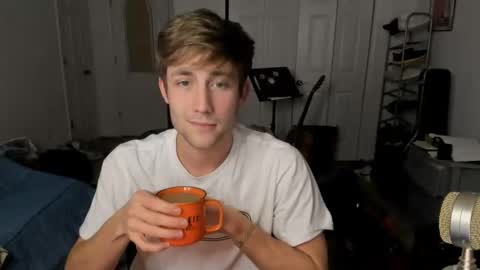 Snapshot of jamesterl chatting on 01-20-25, 05:04 Jamesterl online show from 01-20-25, 05:04