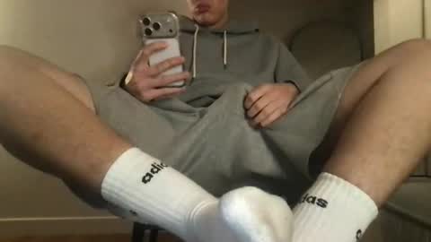 Snapshot of jami4u chatting on 12-20-25, 03:30 JAMI4U online show from 12-20-25, 03:30