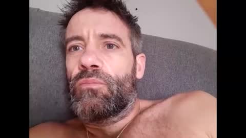 Snapshot of jamie198307 chatting on 10-31-25, 09:10 jamie198307 online show from 10-31-25, 09:10