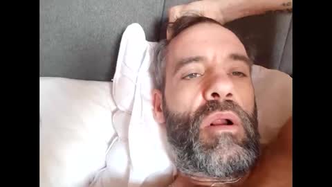 Snapshot of jamie198307 chatting on 11-02-25, 11:45 jamie198307 online show from 11-02-25, 11:45