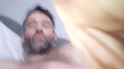 Snapshot of jamie198307 chatting on 12-19-25, 01:12 jamie198307 online show from 12-19-25, 01:12