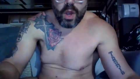 Snapshot of jamie19905 chatting on 11-26-25, 02:01 jamie19905 online show from 11-26-25, 02:01