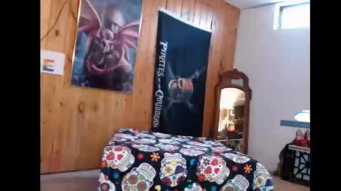 Jamie Bottoms online show from 09-19-25, 01:01