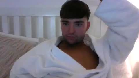 Snapshot of jamiesparkz chatting on 12-16-25, 06:35 jamiesparkz online show from 12-16-25, 06:35