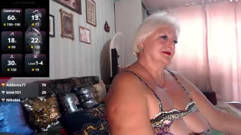Snapshot of jane_beech chatting on 08-07-26, 03:36 JaneBeech online show from 08-07-26, 03:36