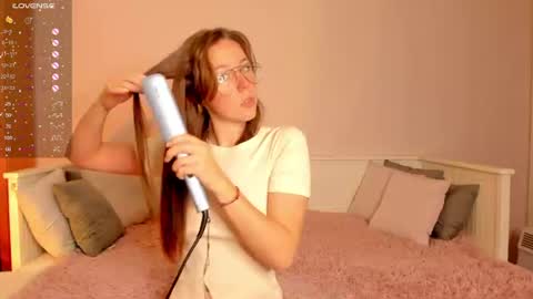 Snapshot of jane_danels chatting on 07-21-26, 06:05 Jane Danels online show from 07-21-26, 06:05
