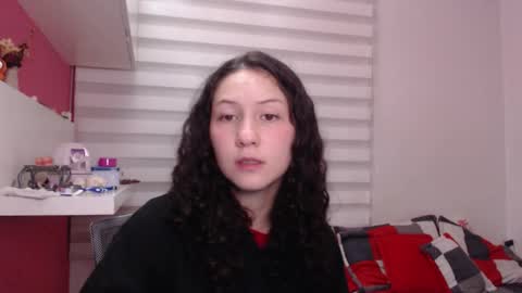 Snapshot of jane_r chatting on 02-18-26, 01:12 Jane online show from 02-18-26, 01:12