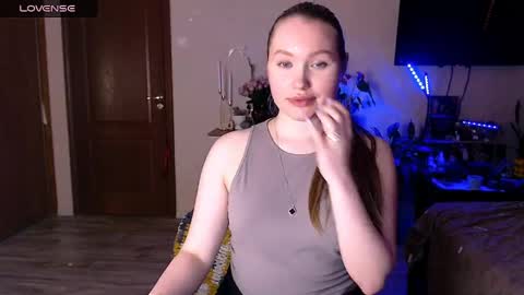 Snapshot of janeblossomhot chatting on 05-12-26, 05:32 Jane online show from 05-12-26, 05:32