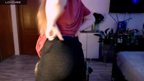 Snapshot of janeblossomhot chatting on 05-29-26, 04:16 Jane online show from 05-29-26, 04:16
