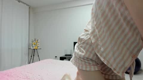 Snapshot of janelong chatting on 11-26-25, 04:24 JaneLong online show from 11-26-25, 04:24