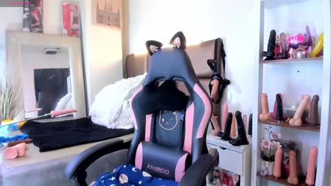 Janette online show from 01-28-25, 06:05