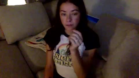 Snapshot of janicepepper chatting on 12-17-25, 10:21 janicepepper online show from 12-17-25, 10:21