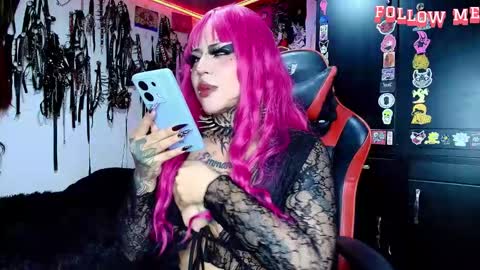      online show from 11-10-25, 12:42