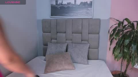 Janna online show from 10-31-25, 11:33