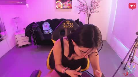 Snapshot of janne_foox chatting on 07-16-26, 07:42 online show from 07-16-26, 07:42