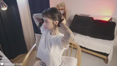   jmaybe e online show from 11-28-25, 02:09