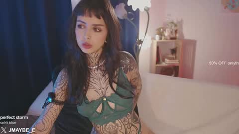 Snapshot of janne_maybe chatting on 01-14-26, 10:14 jmaybe e online show from 01-14-26, 10:14