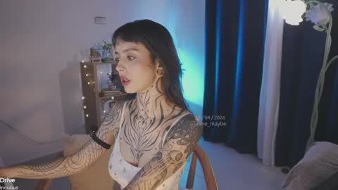 Snapshot of janne_maybe chatting on 04-28-26, 03:06 jmaybe e online show from 04-28-26, 03:06